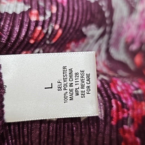 Dress Barn fortuny pleat, cold shoulder, floral blouse - Picture 5 of 7